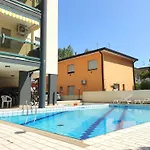 Delightful Near The In * Μπιμπιόνε