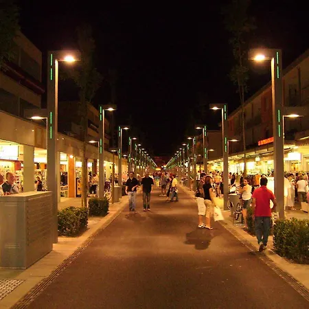 Delightful Near The In Lägenhet Bibione